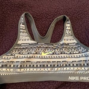 Nike pro sports bra